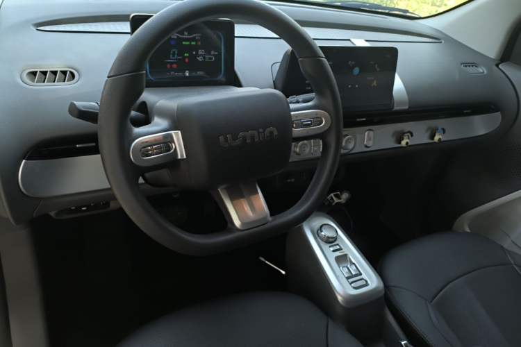 Used CHANGAN NEVO Lumin 2022 155 km – Refreshingly Sweet Edition Center Console