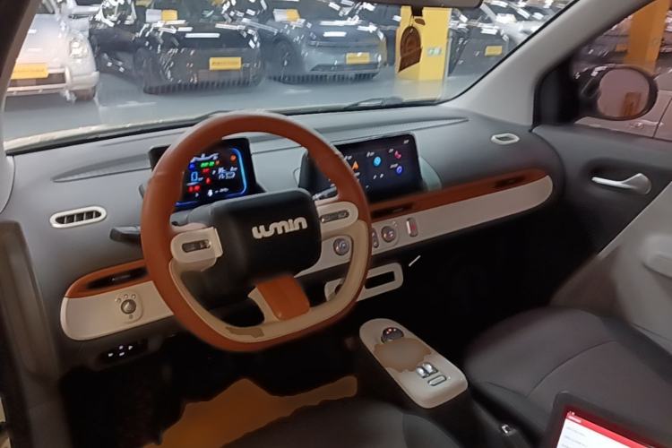 Used CHANGAN NEVO Lumin 2022 210km Sweet Edition Center Console