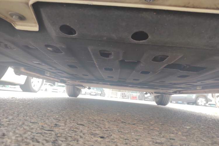 Used CHANGAN NEVO Lumin 2022 210km Sweet Edition Chassis Front