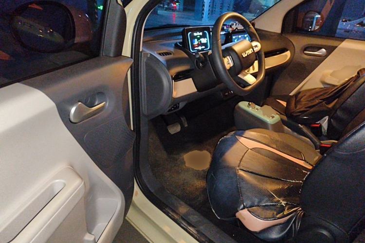 Used CHANGAN NEVO Lumin 2022 155 km – Refreshingly Sweet Edition Driver Seat