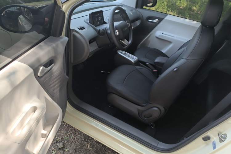 Used CHANGAN NEVO Lumin 2022 155 km – Refreshingly Sweet Edition Driver Seat
