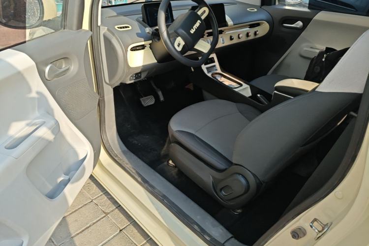 Used CHANGAN NEVO Lumin 2022 155 km – Refreshingly Sweet Edition Driver Seat