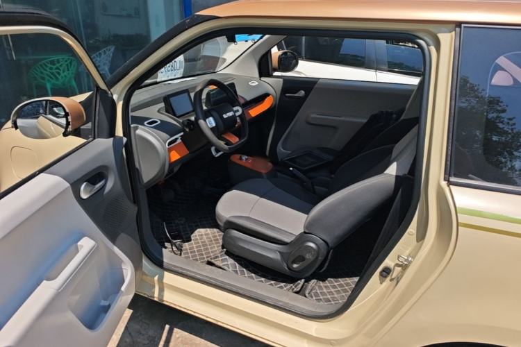 Used CHANGAN NEVO Lumin 2022 155 km – Refreshingly Sweet Edition Driver Seat
