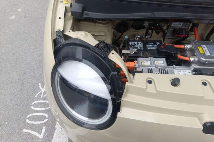 Used CHANGAN NEVO Lumin 2022 155 km – Refreshingly Sweet Edition Engine Bay Right