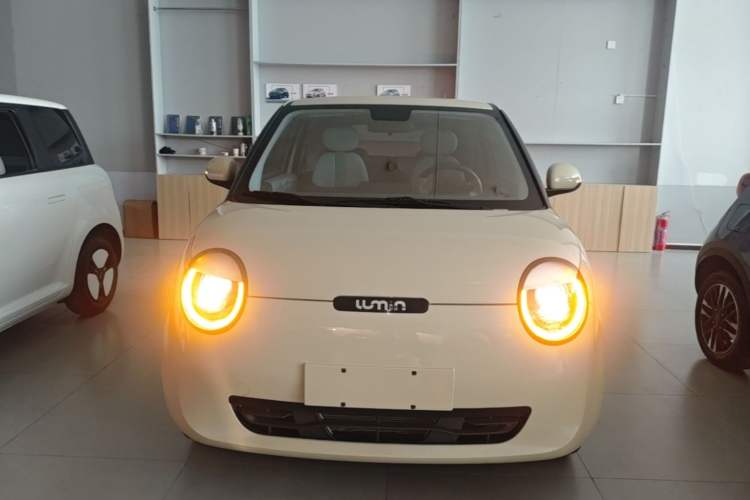 Used CHANGAN NEVO Lumin 2022 155 km – Refreshingly Sweet Edition Front