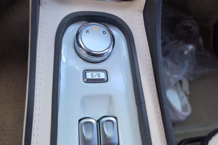 Used CHANGAN NEVO Lumin 2022 210km Sweet Edition Gear Lever