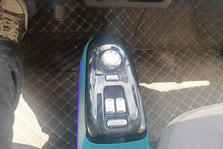 Used CHANGAN NEVO Lumin 2022 210km Sweet Edition Gear Lever