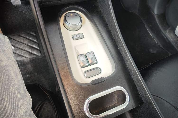 Used CHANGAN NEVO Lumin 2022 210km Sweet Edition Gear Lever