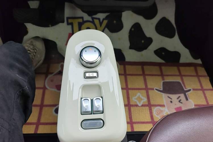 Used CHANGAN NEVO Lumin 2022 210km Sweet Edition Gear Lever