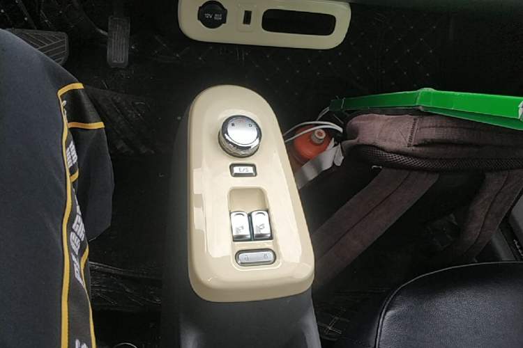 Used CHANGAN NEVO Lumin 2022 210km Sweet Edition Gear Lever
