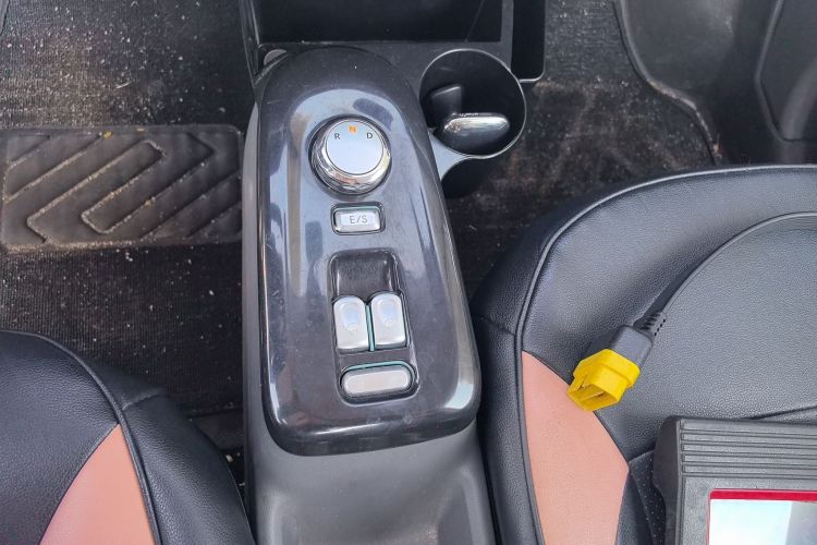 Used CHANGAN NEVO Lumin 2022 301km Honey-Sweet Version Gear Lever