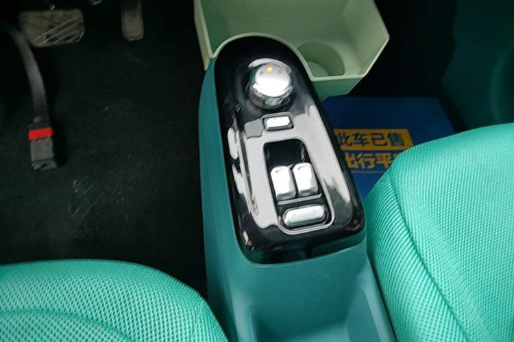 Used CHANGAN NEVO Lumin 2022 210km Sweet Edition Gear Lever