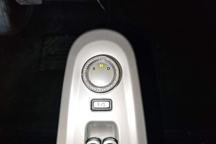Used CHANGAN NEVO Lumin 2022 210km Sweet Edition Gear Lever