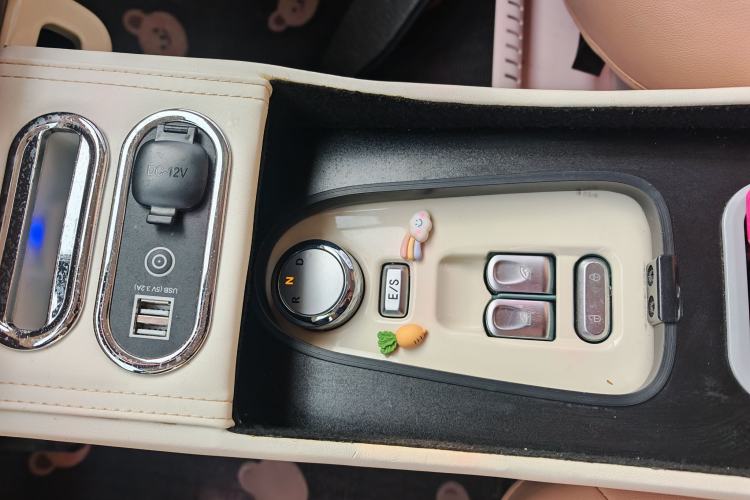 Used CHANGAN NEVO Lumin 2022 210km Sweet Edition Gear Lever