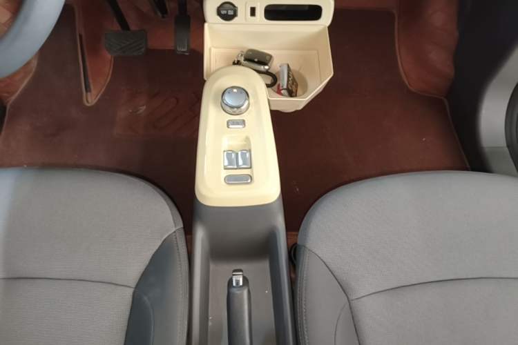 Used CHANGAN NEVO Lumin 2022 210km Sweet Edition Gear Lever