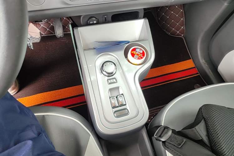 Used CHANGAN NEVO Lumin 2022 210km Sweet Edition Gear Lever