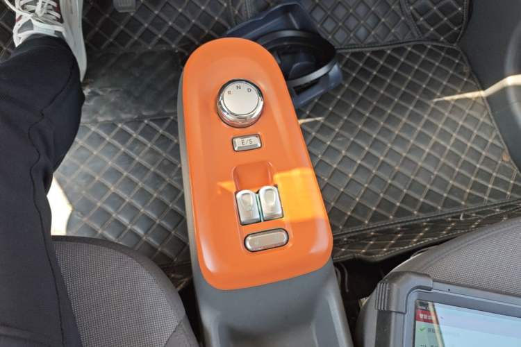 Used CHANGAN NEVO Lumin 2022 155 km – Refreshingly Sweet Edition Gear Lever