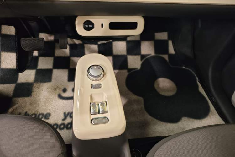 Used CHANGAN NEVO Lumin 2022 210km Sweet Edition Gear Lever