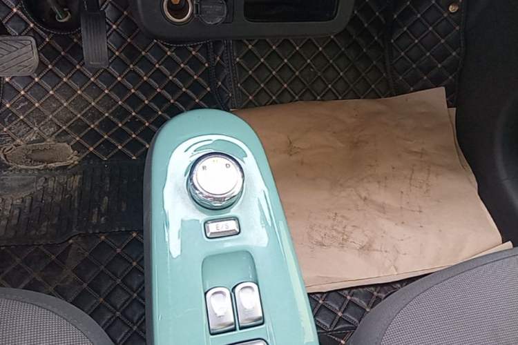 Used CHANGAN NEVO Lumin 2022 210km Sweet Edition Gear Lever