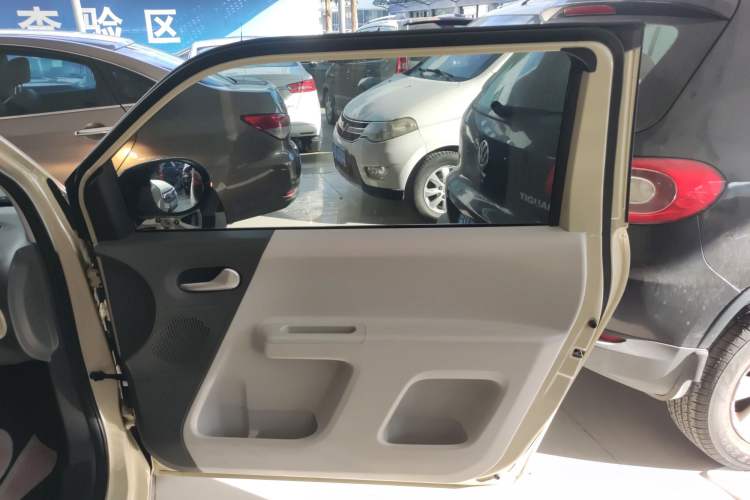 Used CHANGAN NEVO Lumin 2022 210km Sweet Edition Interior 5