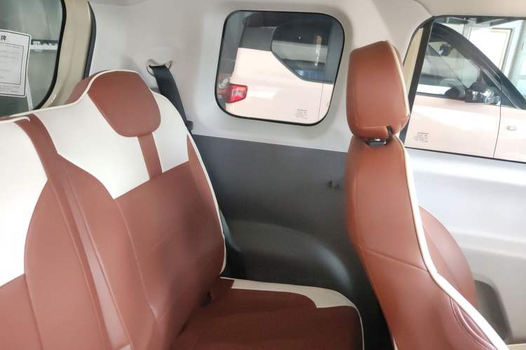 Used CHANGAN NEVO Lumin 2022 210km Sweet Edition Interior 8