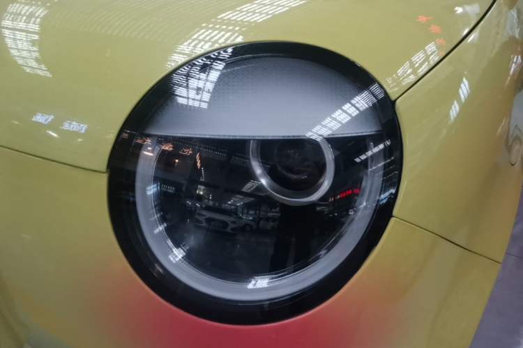 Used CHANGAN NEVO Lumin 2022 155 km – Refreshingly Sweet Edition Left Front Headlight