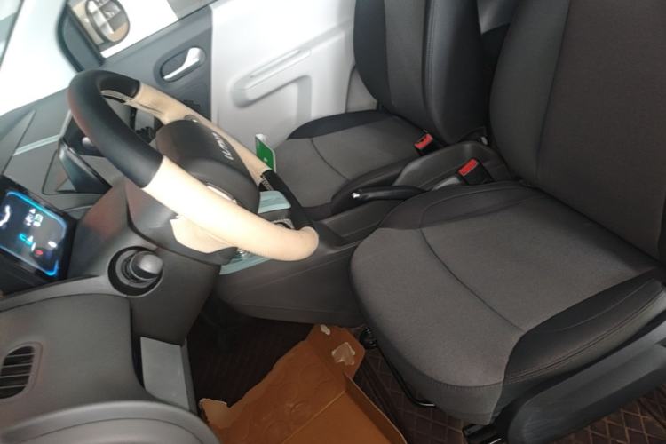 Used CHANGAN NEVO Lumin 2022 155 km – Refreshingly Sweet Edition Left Front Seat