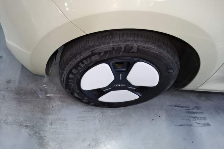 Used CHANGAN NEVO Lumin 2022 155 km – Refreshingly Sweet Edition Left Front Wheel Hub
