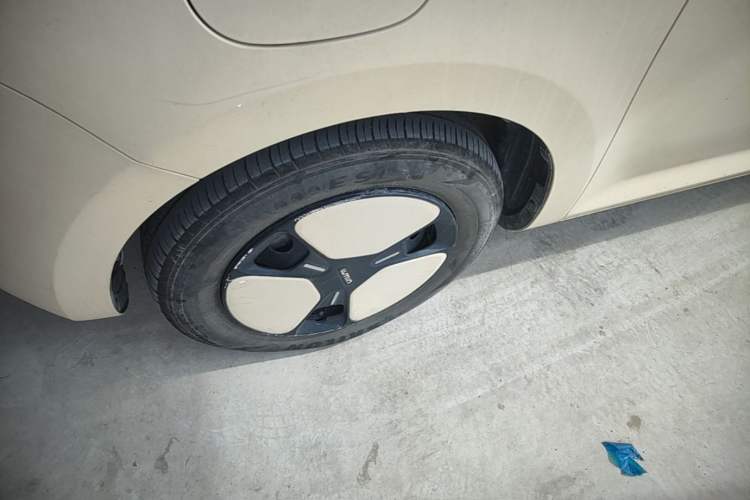 Used CHANGAN NEVO Lumin 2022 210km Sweet Edition Left Front Wheel Hub
