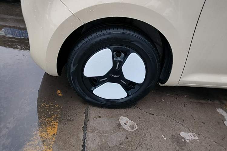 Used CHANGAN NEVO Lumin 2022 210km Sweet Edition Left Front Wheel Hub
