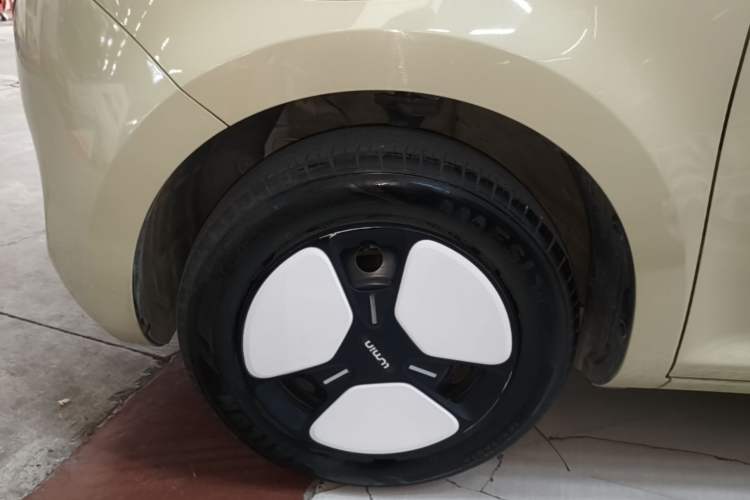 Used CHANGAN NEVO Lumin 2022 210km Sweet Edition Left Front Wheel Hub