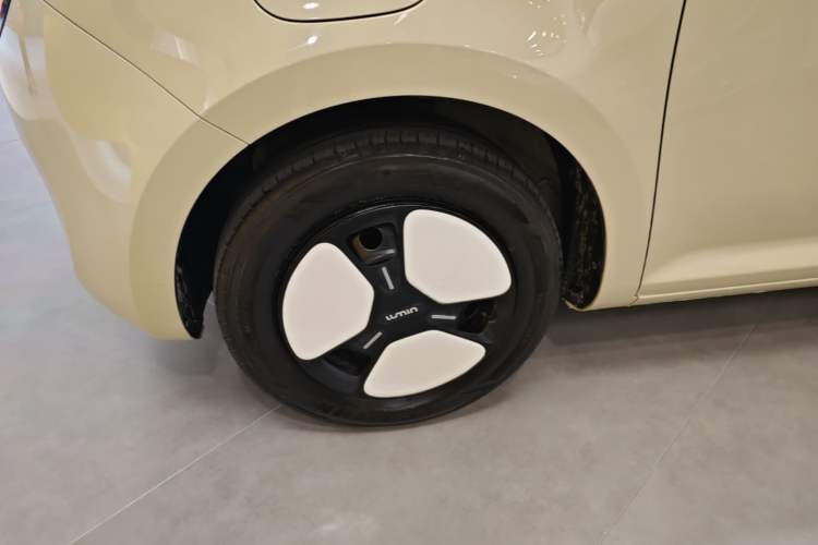 Used CHANGAN NEVO Lumin 2022 210km Sweet Edition Left Front Wheel Hub