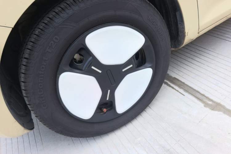 Used CHANGAN NEVO Lumin 2022 301km Honey-Sweet Version Left Front Wheel Hub