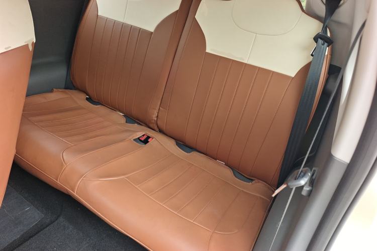 Used CHANGAN NEVO Lumin 2022 155 km – Refreshingly Sweet Edition Left Rear Seat