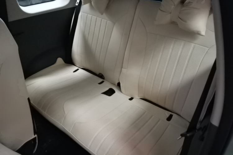 Used CHANGAN NEVO Lumin 2022 155 km – Refreshingly Sweet Edition Left Rear Seat
