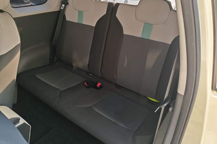 Used CHANGAN NEVO Lumin 2022 155 km – Refreshingly Sweet Edition Left Rear Seat