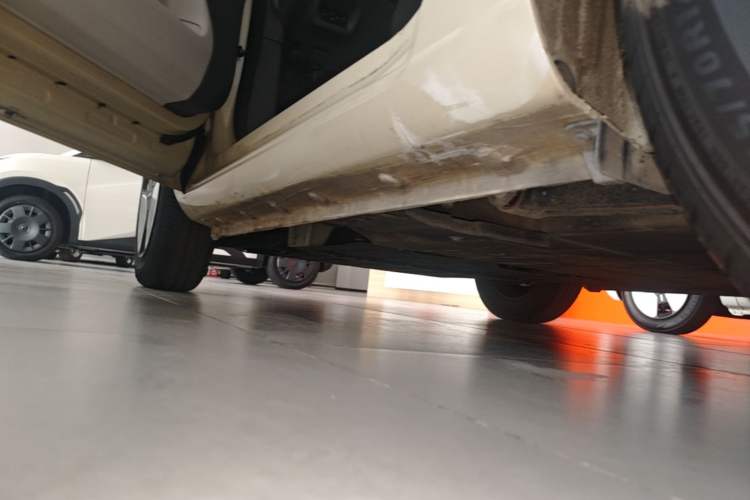 Used CHANGAN NEVO Lumin 2022 155 km – Refreshingly Sweet Edition Left Side Sill