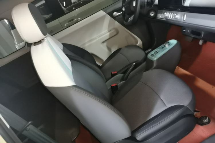 Used CHANGAN NEVO Lumin 2022 155 km – Refreshingly Sweet Edition Right Front Seat