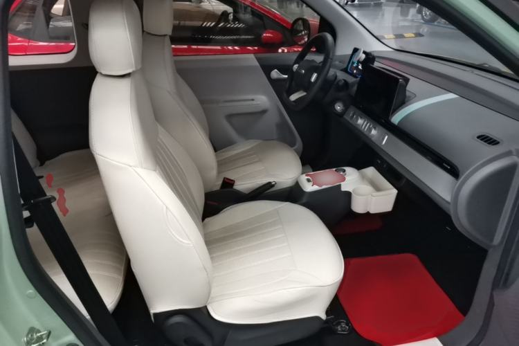Used CHANGAN NEVO Lumin 2022 155 km – Refreshingly Sweet Edition Right Front Seat