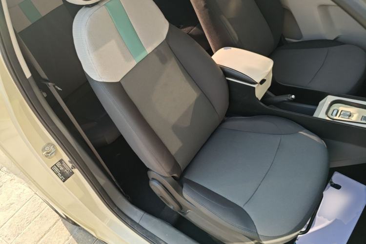 Used CHANGAN NEVO Lumin 2022 155 km – Refreshingly Sweet Edition Right Front Seat