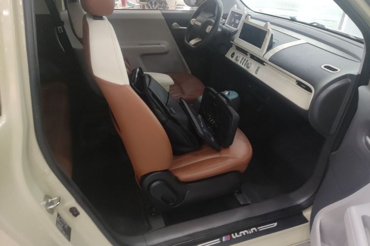 Used CHANGAN NEVO Lumin 2022 155 km – Refreshingly Sweet Edition Right Front Seat