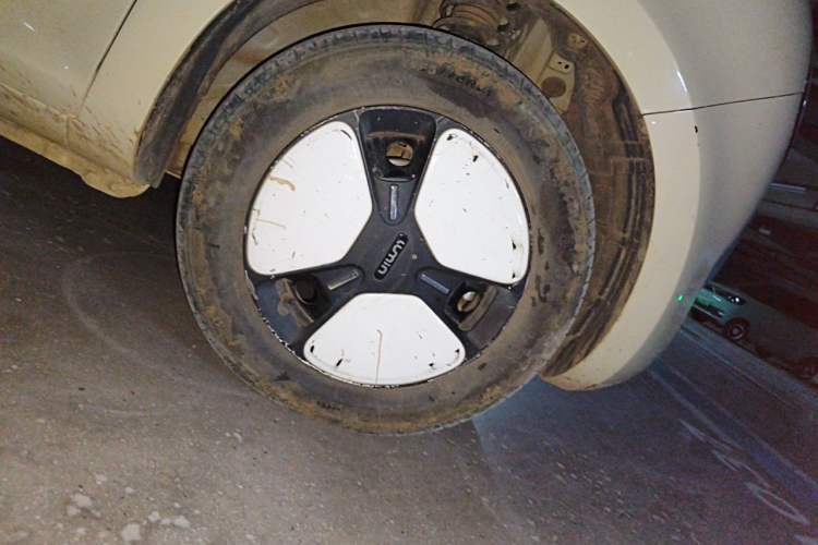 Used CHANGAN NEVO Lumin 2022 155 km – Refreshingly Sweet Edition Right Front Wheel Hub