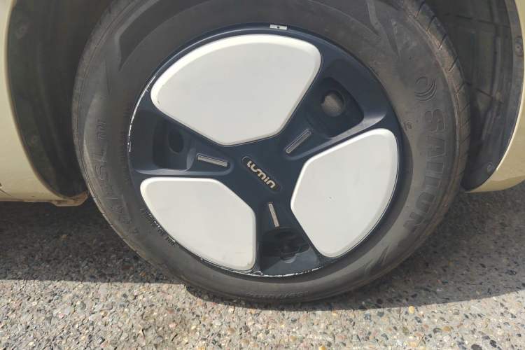 Used CHANGAN NEVO Lumin 2022 210km Sweet Edition Right Front Wheel Hub