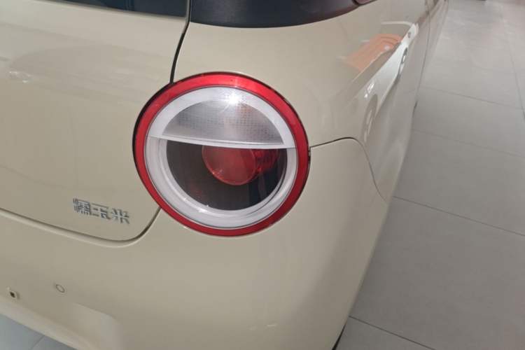 Used CHANGAN NEVO Lumin 2022 155 km – Refreshingly Sweet Edition Right Rear Taillight