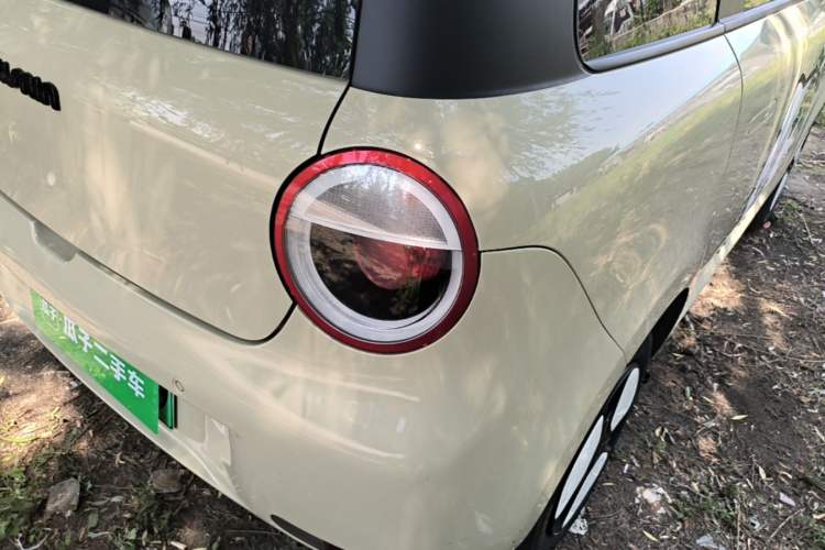 Used CHANGAN NEVO Lumin 2022 155 km – Refreshingly Sweet Edition Right Rear Taillight