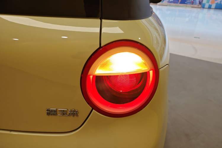Used CHANGAN NEVO Lumin 2022 210km Sweet Edition Right Rear Taillight