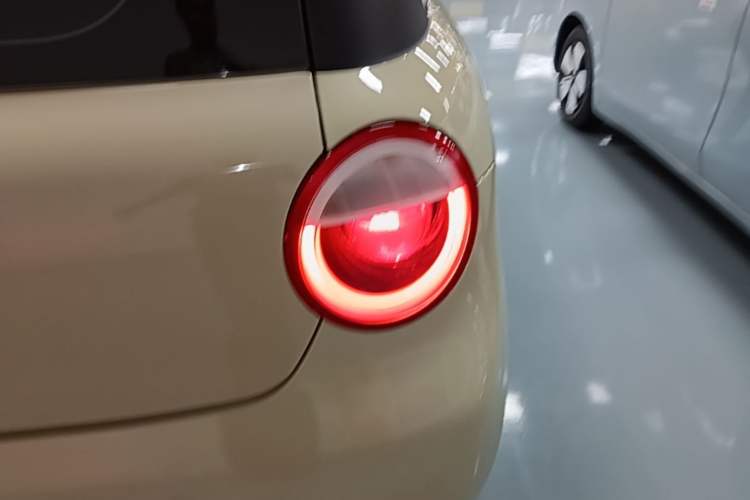 Used CHANGAN NEVO Lumin 2022 210km Sweet Edition Right Rear Taillight
