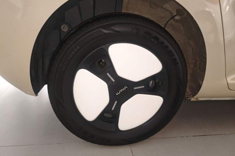 Used CHANGAN NEVO Lumin 2022 155 km – Refreshingly Sweet Edition Right Rear Wheel Hub