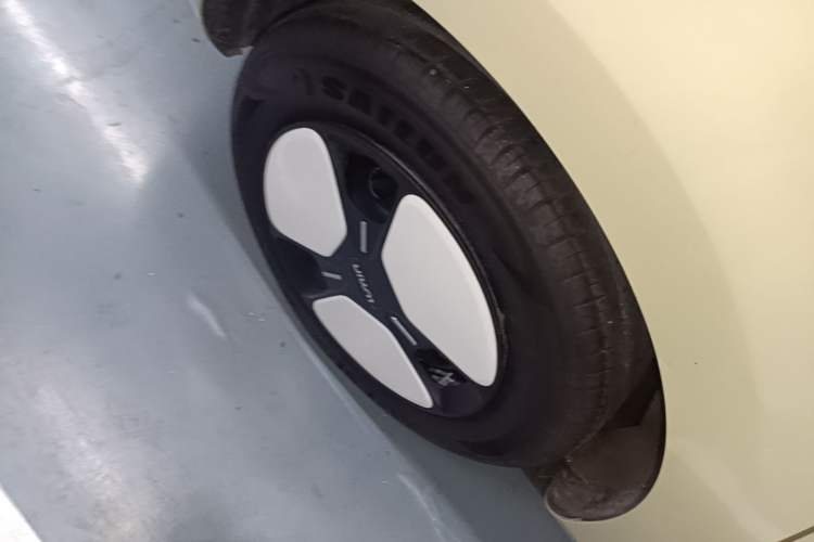 Used CHANGAN NEVO Lumin 2022 210km Sweet Edition Right Rear Wheel Hub