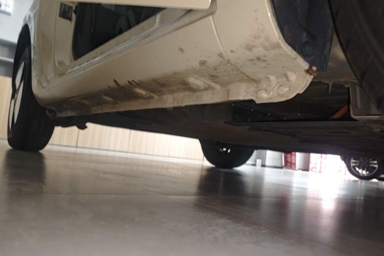 Used CHANGAN NEVO Lumin 2022 155 km – Refreshingly Sweet Edition Right Side Sill